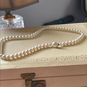 Elegant Pearl Necklace